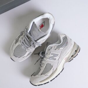 뉴발란스 2002R 프로텍션 팩 그레이