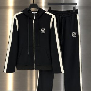 로에베 2026 FW  LOE 자수로고 하프 셋업