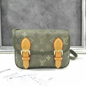 루이비통 M26969 Satchel Wearable Wallet