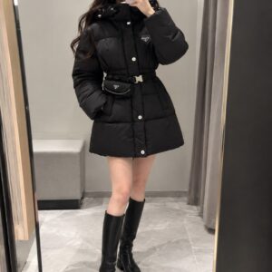 프라다 26FW 삼각로고 리나일론 포켓 벨티드 후드 롱패딩