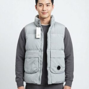 씨피컴퍼니 [C.P conpany] 에코 크롬 R 믹스드 후드 다운 질레 베스트